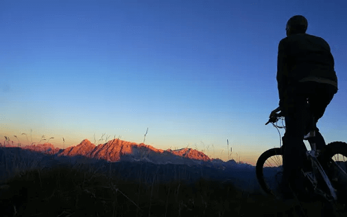 Commuter Bike vs. Mountain Bike: Which One Should You Choose?