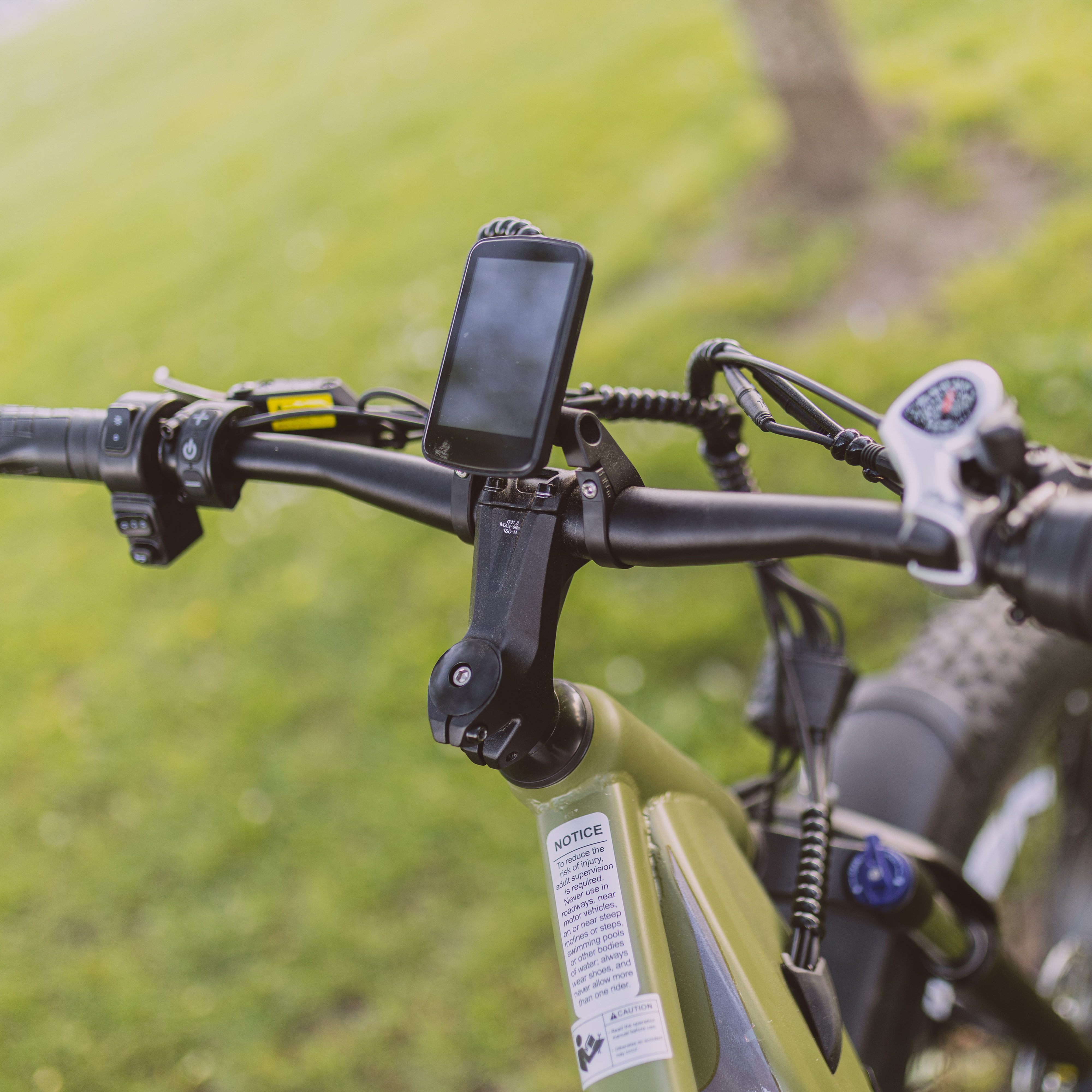 Essential Smart Cycling Accessories for Modern Riders